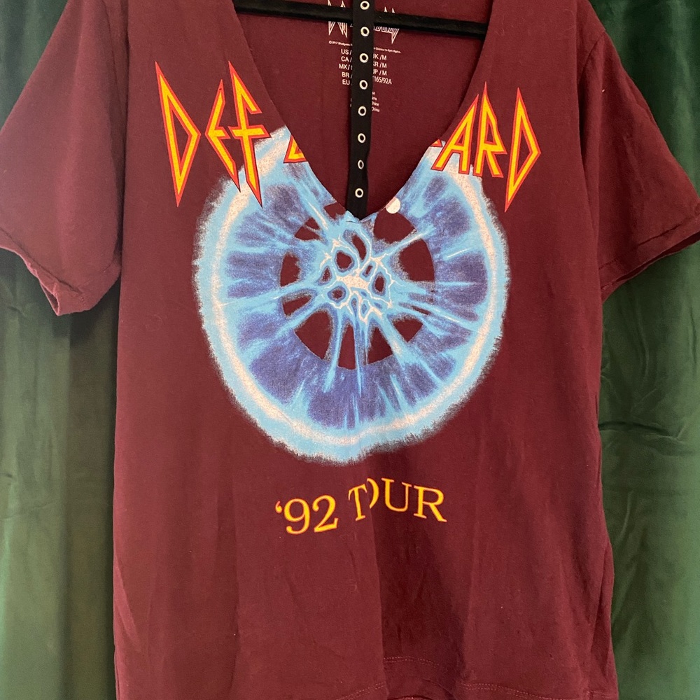 Def Leppard band tee